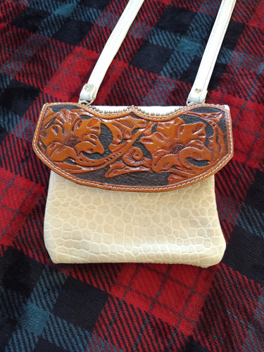 Tooled Ivory Print Leather Pocket Purse